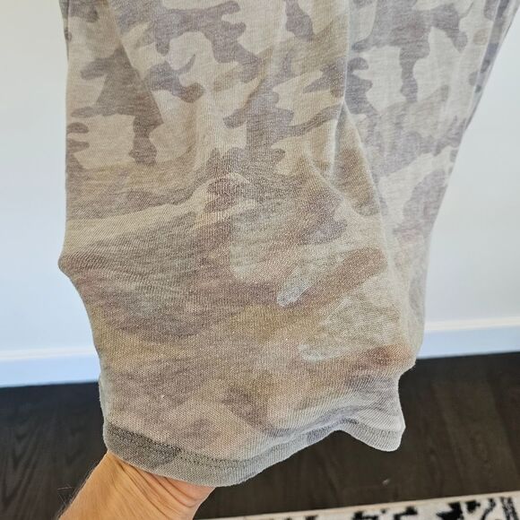 American Eagle Soft Sexy V Neck Camo Burnout Tee T-Shirt Medium - Picture 4 of 8